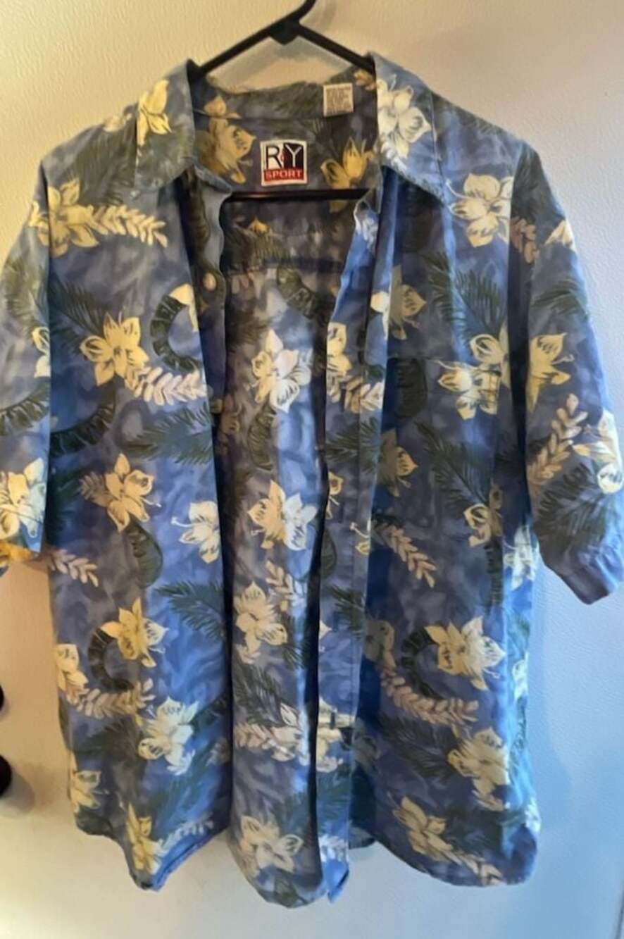 R&Y Sport Men's Short Sleeve Button-Down Hawaiian Shirt in Tropical Floral Print